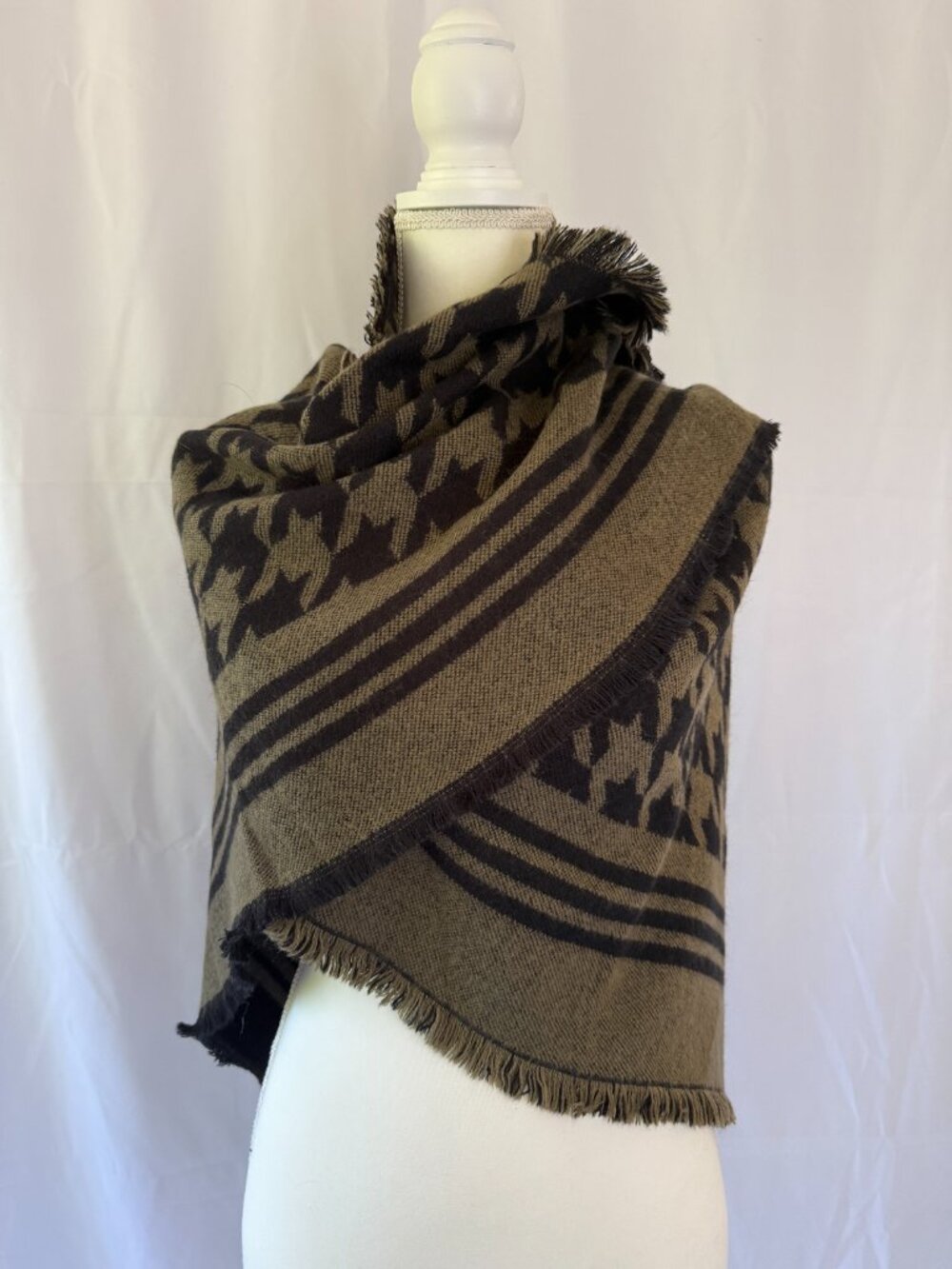 Triangle scarf